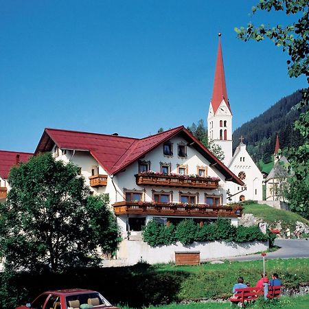 Hotel Gasthof Baeren Holzgau Esterno foto