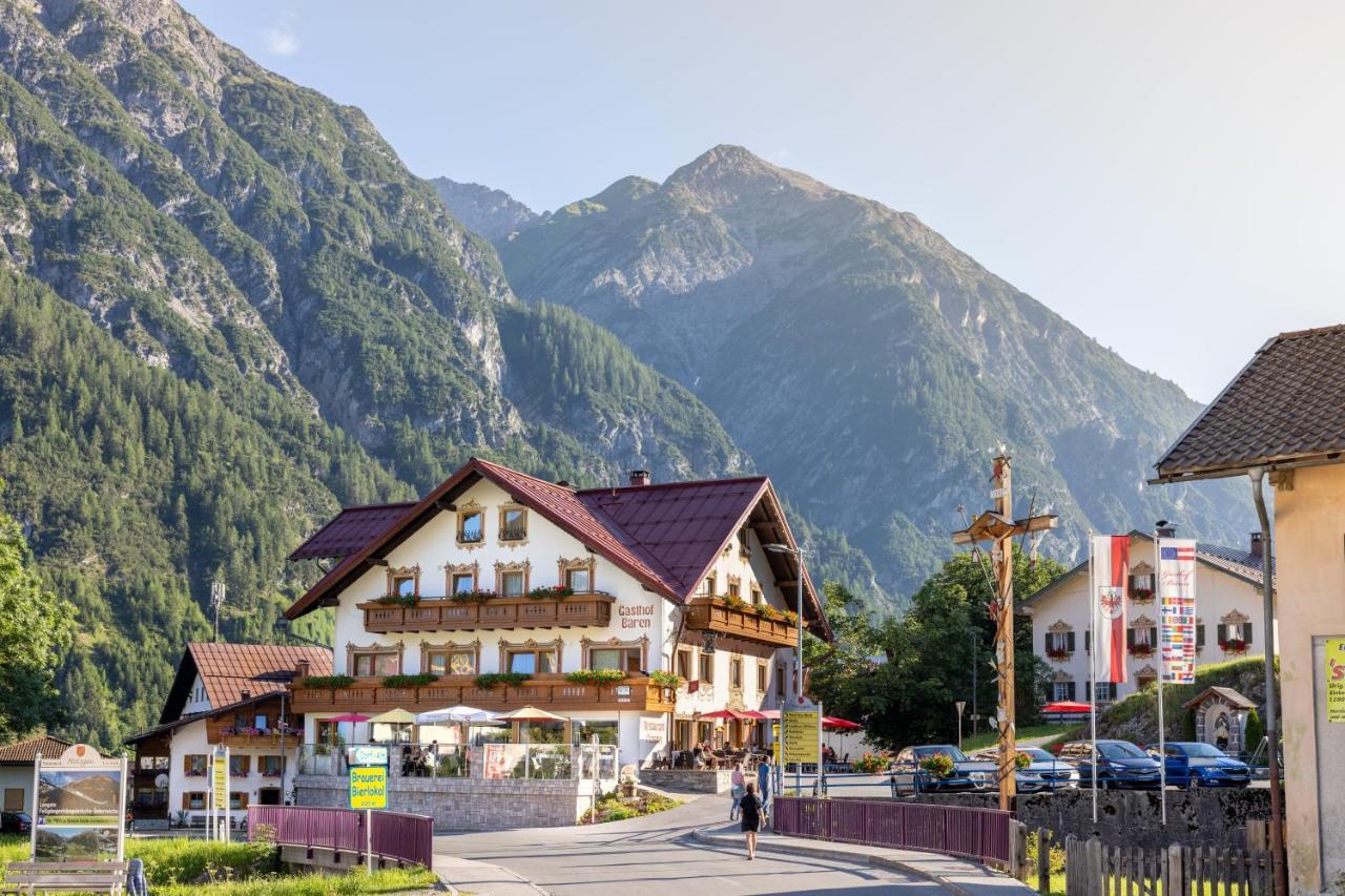 Hotel Gasthof Baeren Holzgau Esterno foto