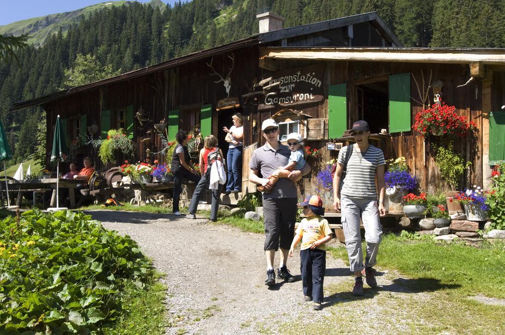 Hotel Gasthof Baeren Holzgau Esterno foto